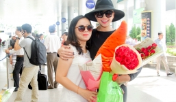 Người hâm mộ vây kín sân bay Đà Nẵng đón Thanh Hằng